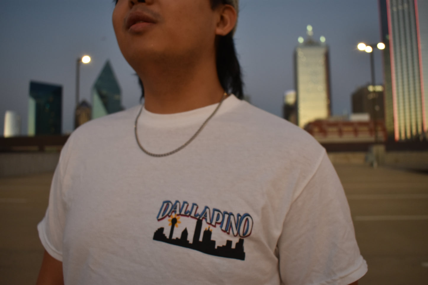 DALLAPINO Howdy Po! Dallas skyline tee